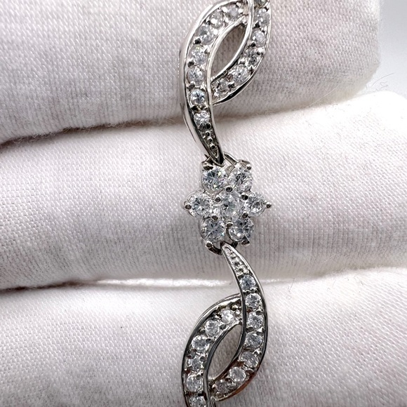 .925 Sterling Silver Clear Cz Flower And Crisscross Design Bracelet - Picture 8 of 14